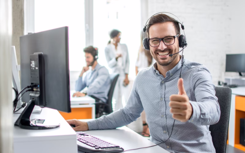 Case Study Hermann Meyer KG: Foto zufriedener Supportmitarbeiter