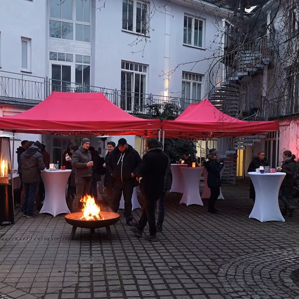 Neujahrs-Glühen 2023: Feuerschale, Gäste